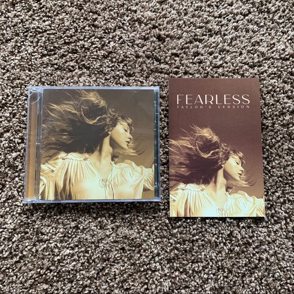 NEW Taylor Swift Fearless Bundle - Picture 9 of 16